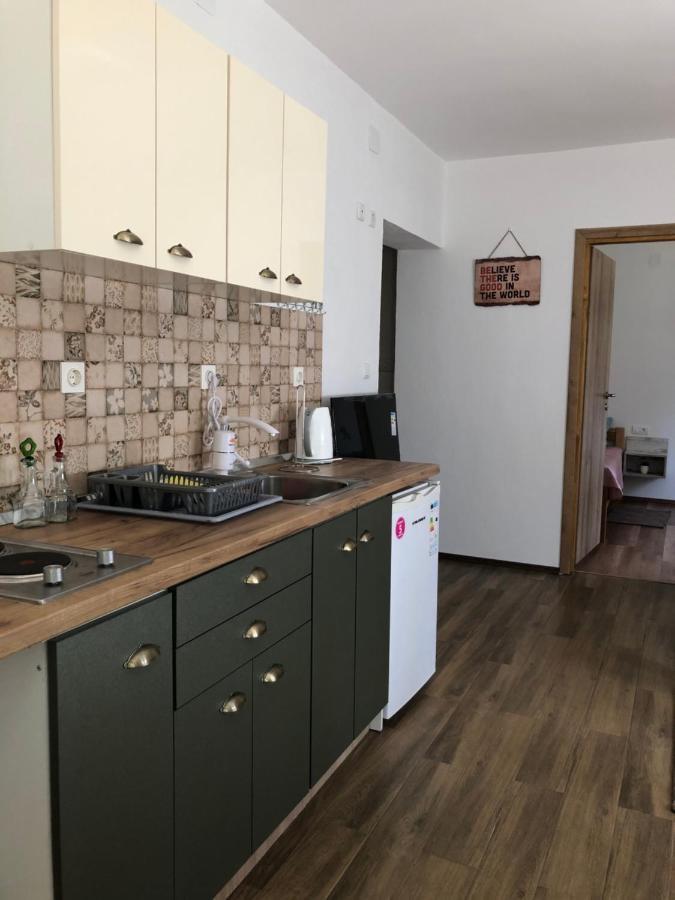 Guesthouse D&D Licko Petrovo Selo Eksteriør bilde